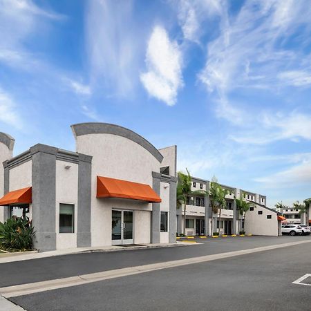 אנהיים Solara Inn And Suites מראה חיצוני תמונה