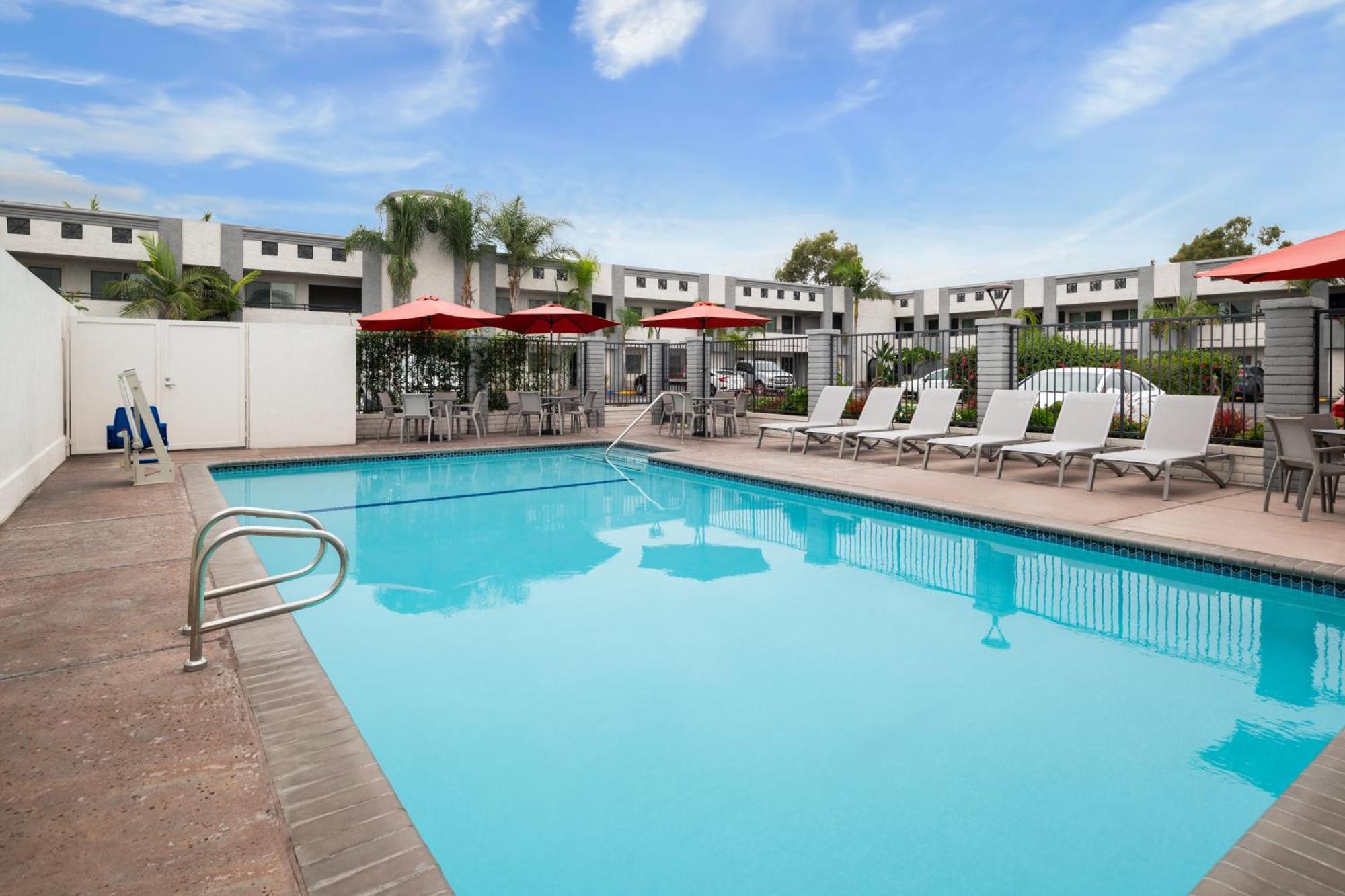 אנהיים Solara Inn And Suites מראה חיצוני תמונה