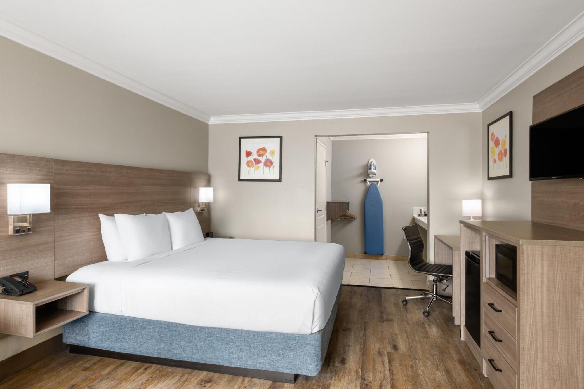 אנהיים Solara Inn And Suites מראה חיצוני תמונה